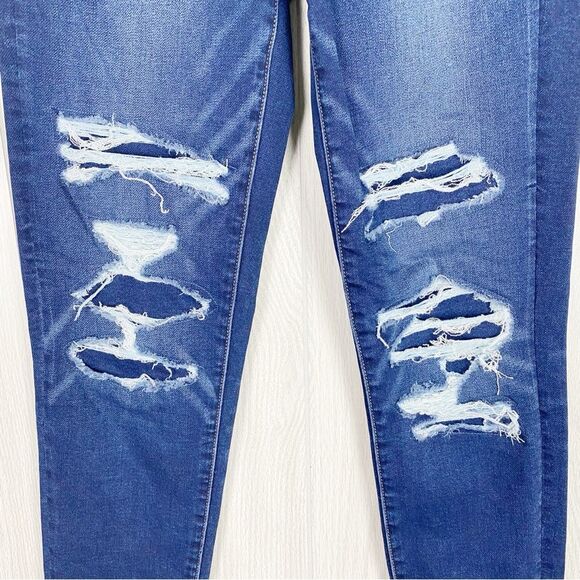 American Eagle | Distressed Curvy Hi Rise Jegging Size 4 (Extra Long) - Picture 7 of 10